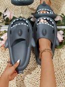Chinelo Nuvem Tubarão